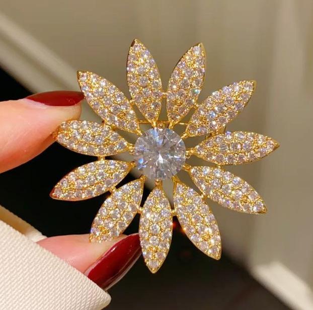 

1Pc Shiny Flower Brooch for Women Men Exquisite Flower Plant Pins Brooches Jewelry Trendy Accessories Party Gift білий