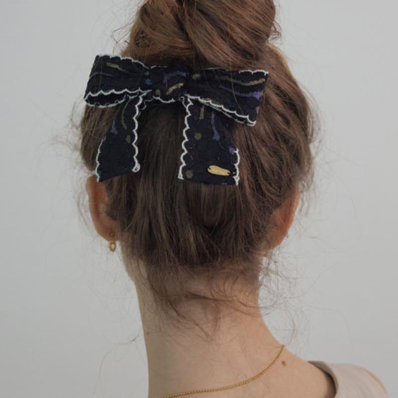 

MERRYMOTIVE Flower lace ribbon bow hairpin (Black) Free