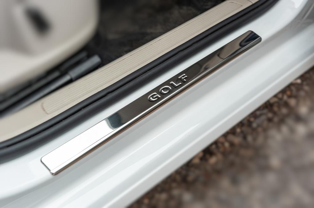 

Накладки на пороги OmsaLine V2 (4 шт, нерж) для Volkswagen Golf 7/E-Golf