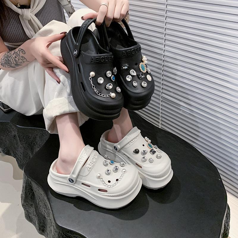 Star with the same hole shoes women wear new summer versatile thick-soled heightened stepping on shit beach cool slippers