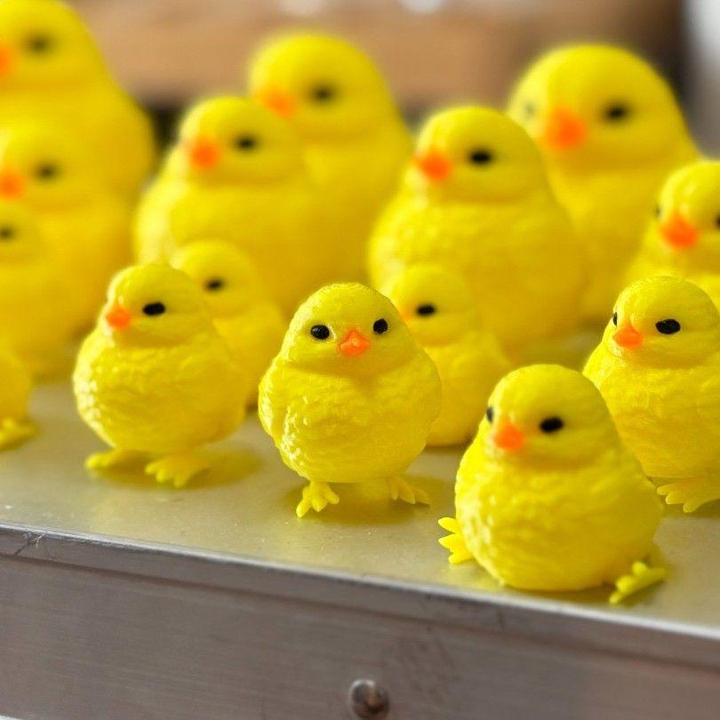 Articulated 3D Printed Chicken Figurine with Movable Joints, Cute Table Desk Decor and Bag Backpack Charm Accessory, Gift for Collectors