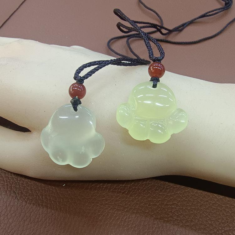 Natural Xiuyan Jade Hand-Carved Cat Paw: Cute, Translucent, Authentic, Popular Jade Piece Seven Generations Fate