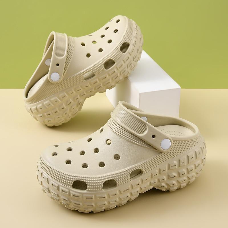 New super thick-soled tire hole shoes women's height-increasing sports wear wear wear-resistant bag head sandals outdoor