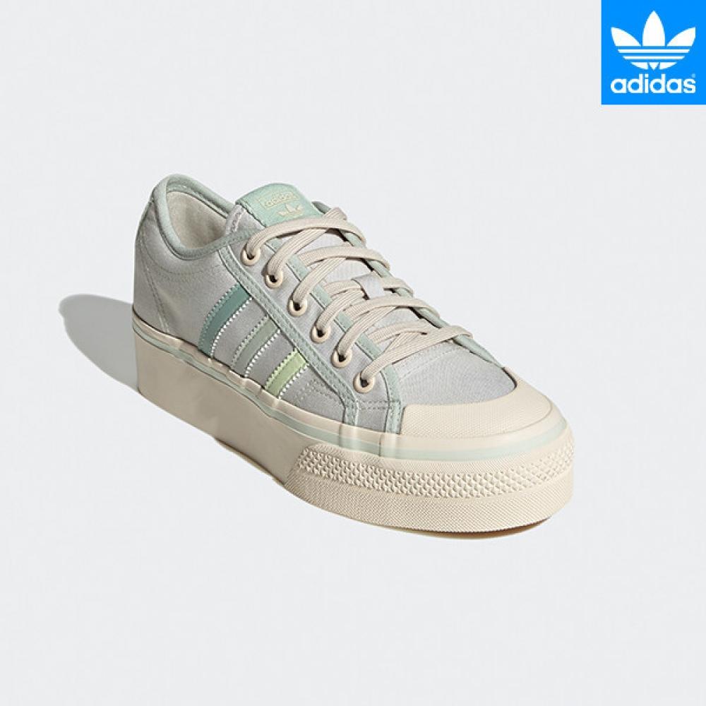 

Кроссовки Adidas для людей всех возрастов. Выбор 1.