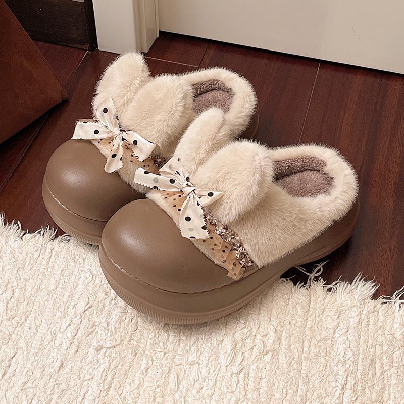 

Уютные плюшевые хлопковые тапочки с бантиком: Зимние с закрытым носком, толстой подошвой, нескользящие, для дома/улицы 38-39 (one size smaller) кофейный