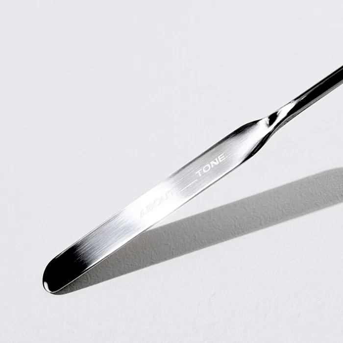 Makeup spatula