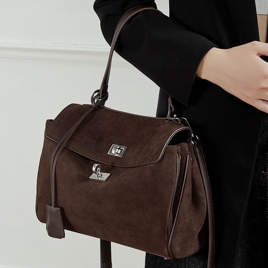 Light Luxury Imported Soft Suede Tote Bag Lazy Wind Large Capacity Matte Cowhide Lock Women'S Messenger Shoulder Bag