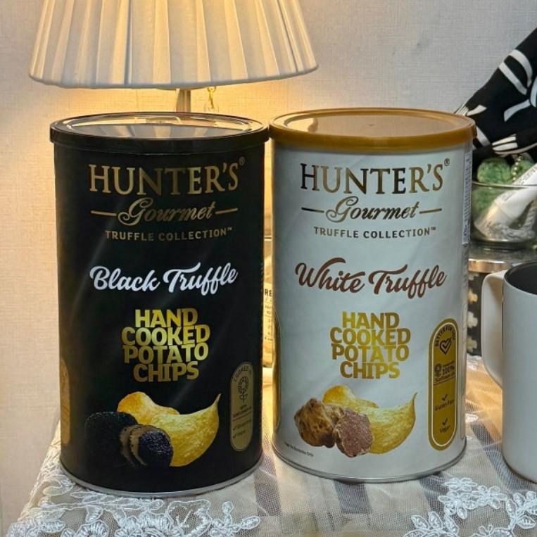 Hunters Black Truffle Potato Chips 150g Black / White