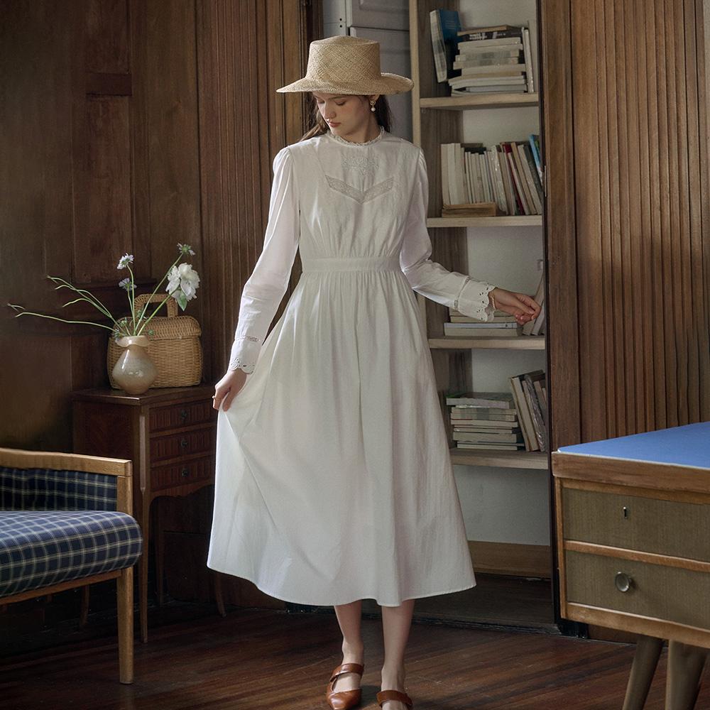 Simpeulleteulo Sr_Rose Embroidered White Dress