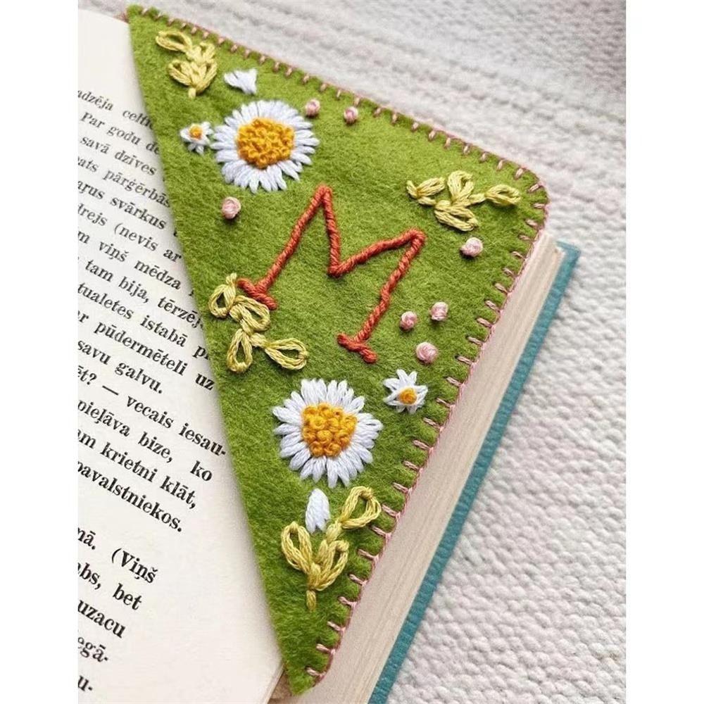 New Design Hand Embroidered Corner Bookmark Cute Flower Letter Embroidery Bookmarks Stitched Felt Corner Bookmark Book Clip