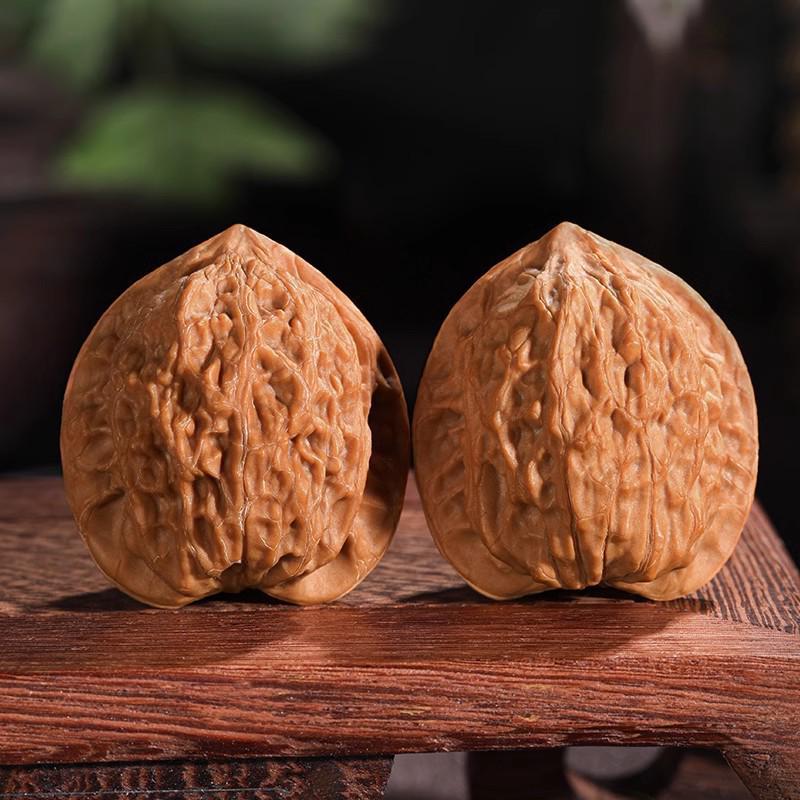 Old Tree High Toss Handcrafted Wenwan Lion Play Walnuts - Fine Pair of Four-Hand String for Men.