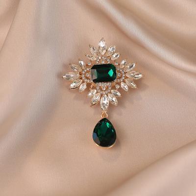 Tassel Court Petal Retro Brooch Design Sense Niche Coat Pin Coat, Ladies' Corsage Versatile Accessories