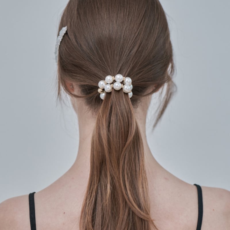 ELLEHAIR Pearl-embellished hair scrunchie ELSC009