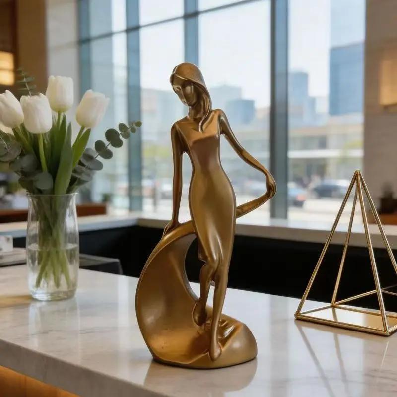 Creative Gilded Girl Resin Sculpture, Light Luxury Nordic Modern Abstract Statue, Living Room Entryway Home Decor Art Ornament
