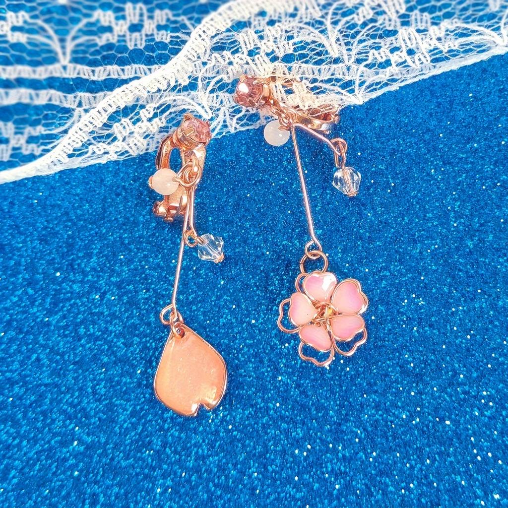 1Pair of Ladies Fairy Cherry Blossom Asymmetrical Ear Clips Elegant Simple Temperament Flower Earrings