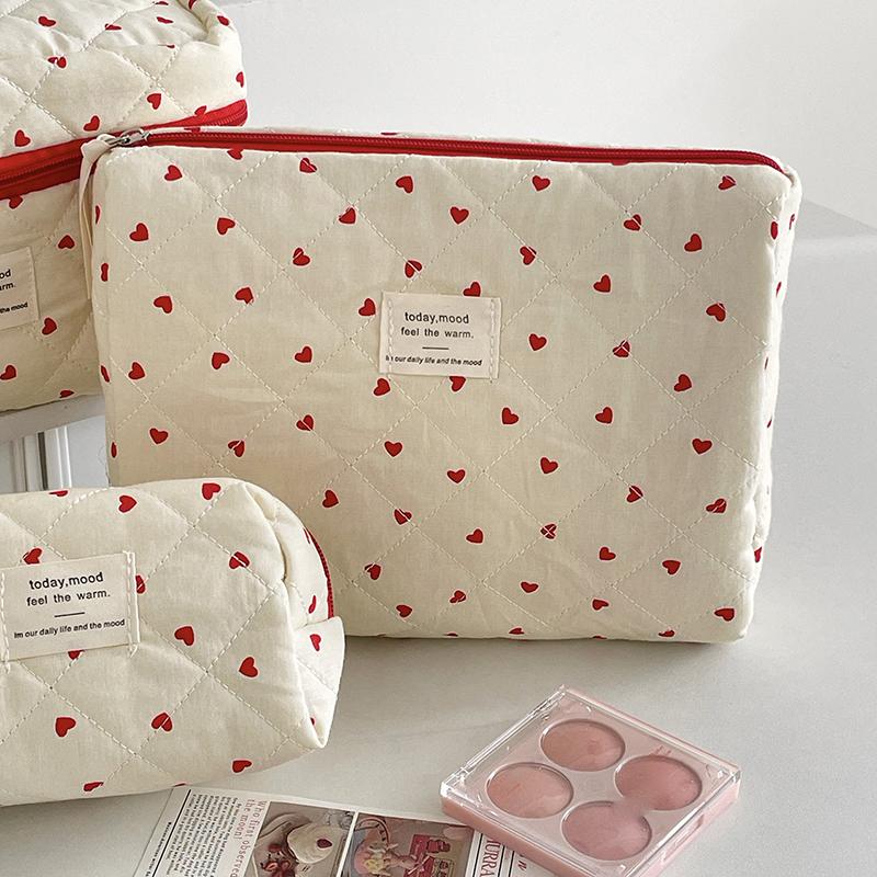 Ins Fresh Red Heart Quilted Cosmetic Bag Large-Capacity Toiletry Storage Bag Portable Travel Makeup Bag Handbag