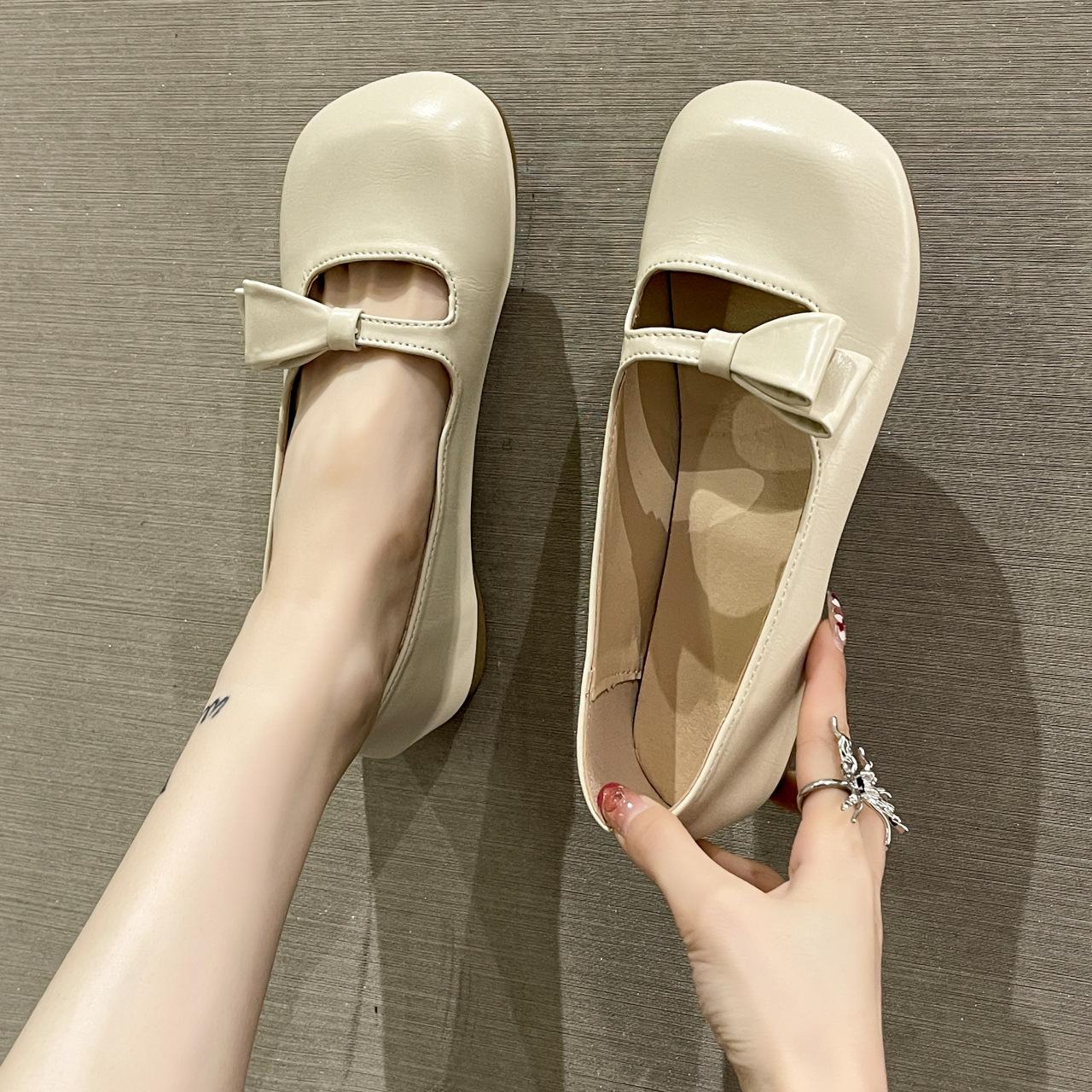 

2025 autumn new versatile single shoes women French fashion niche retro bow versatile flat shoes women 35