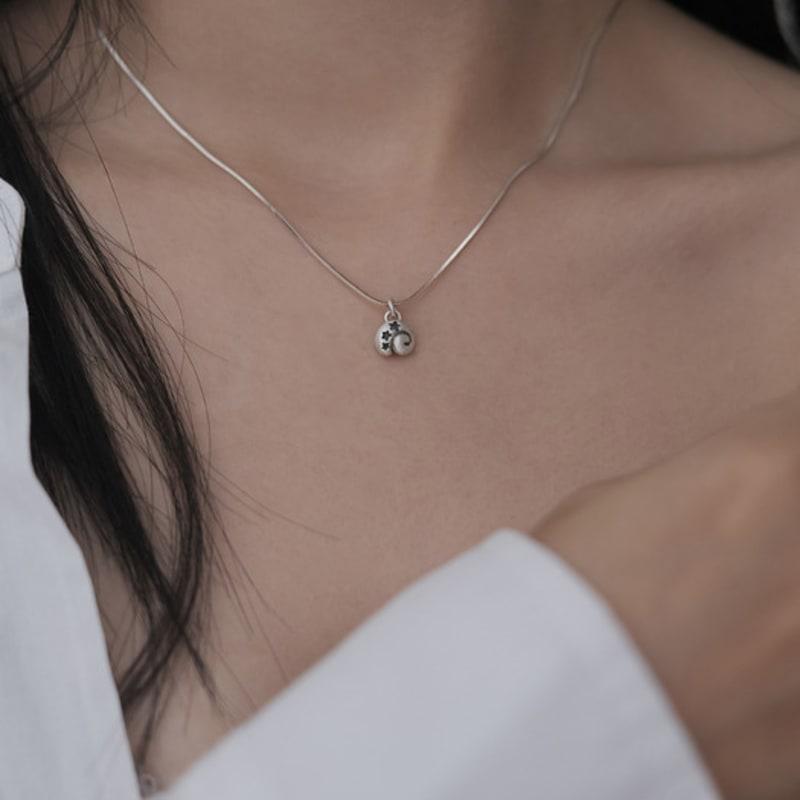 Reinheart Star Shell Necklace