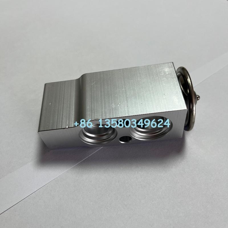 11Q6-90551 Excavator Parts R220LC-9S R215-9S Excavator Expansion Valve 11Q690551