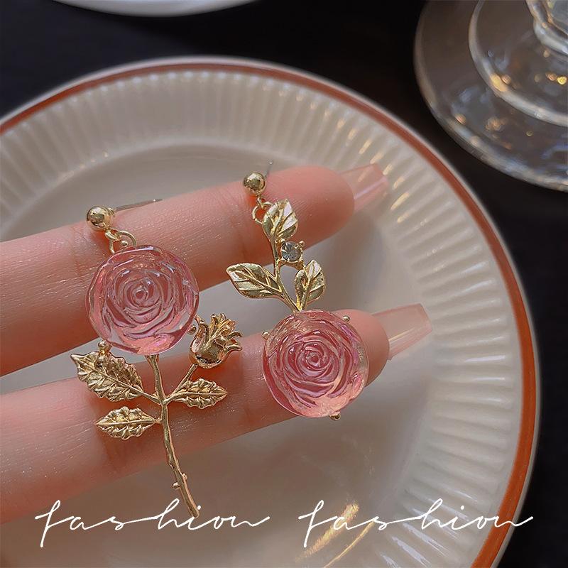 Korean Version of Retro Earrings, Cold Wind Temperament, Ear Jewelry, High-end Sense, Niche Design, Stud Earrings, Women