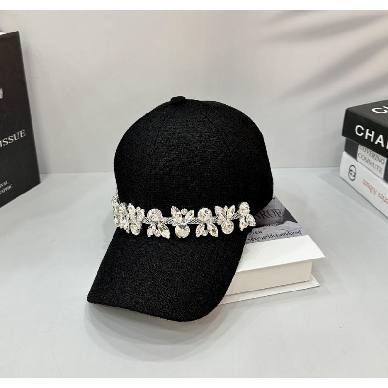 Black hat female trendy brand rhinestone baseball cap showing a small face solid color hard top cap sun protection large brim