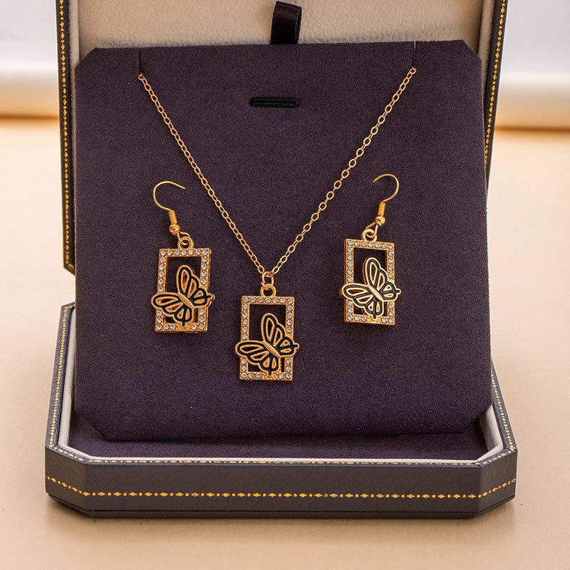 Simple Full Diamond Earrings Necklace Set Retro Love Butterfly Collarbone Chain Ear Hook Women'S Fashion Versatile Jewelry