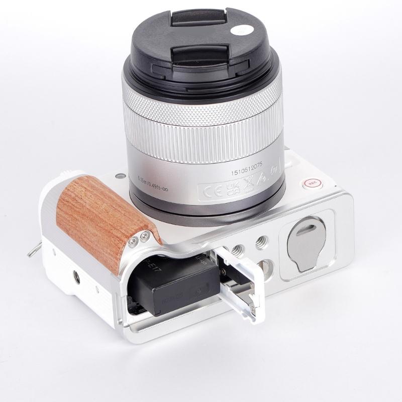 High Precise Aluminum Base Wooden Handle For R50V Cameras Hand Grip Improved Ergonomics And Durability 1/4inch Screw