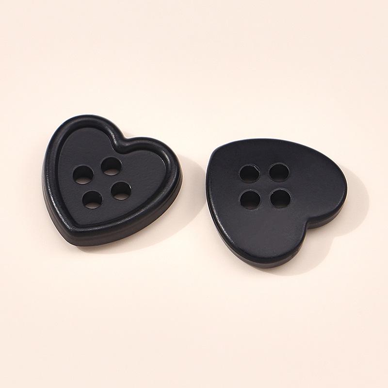 New Cute Four-Hole Heart Shaped Plastic Buttons for DIY Children's Clothing & Decoration