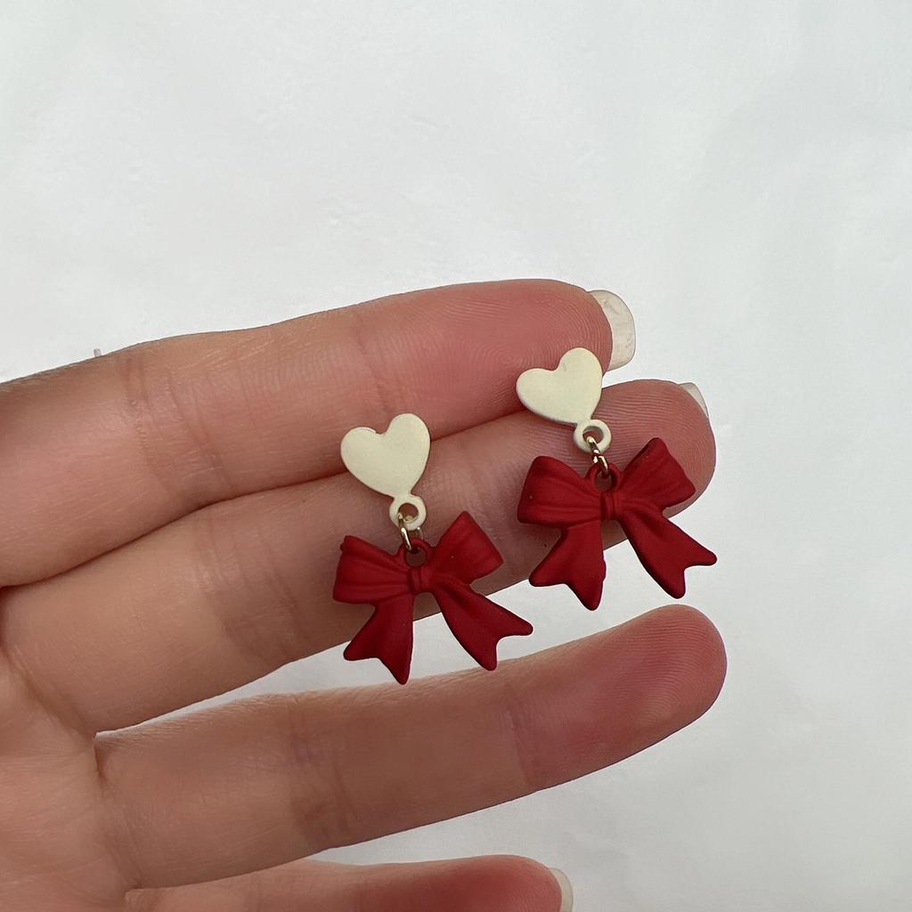 2024 D Retro Wine Red Velvet Rose Pearl Earrings: Hong Kong Style, Autumn/Winter Trend