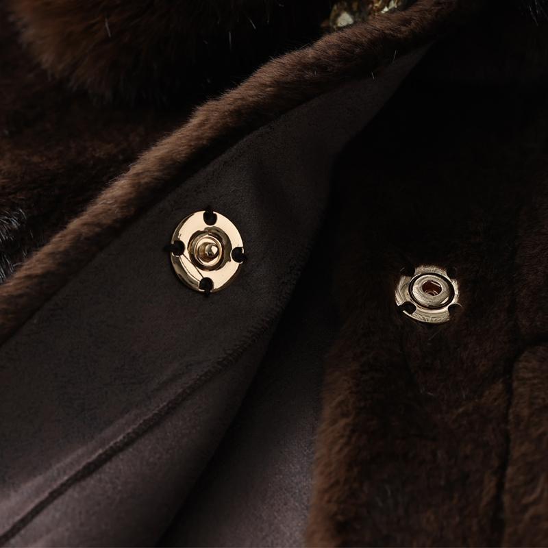 Kabát z umělé kožešiny pro ženy středního věku Zimní svrchní oděvy Elegantní silné teplé kožešinové bundy pro ženy Oblečení