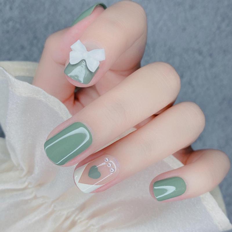 

Milk Green Heart Bow Short Nail Art Tips Glue Type