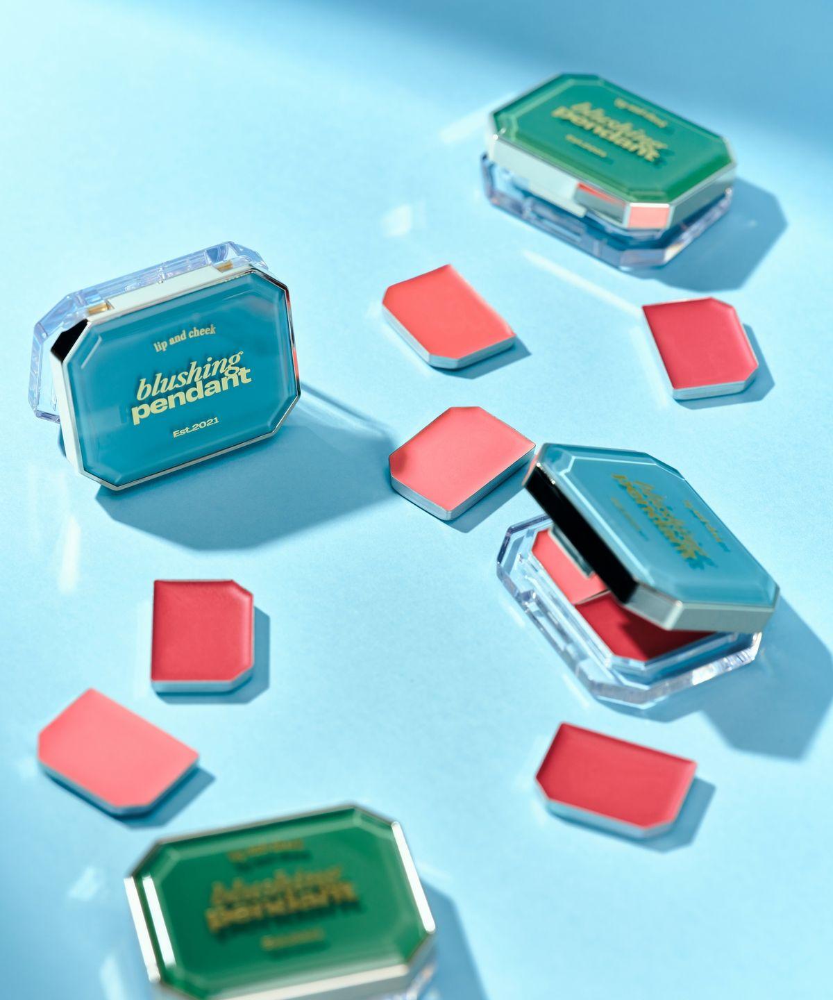 Blushing Pendant SET (2 Lip & Cheek Products + Case)