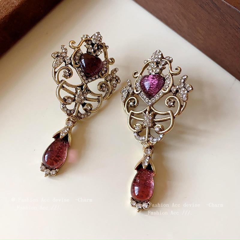 Medieval Vintage jewelry Silver needle with diamonds Love water drop pattern Hollow stud earrings Temperament earrings Retro earrings