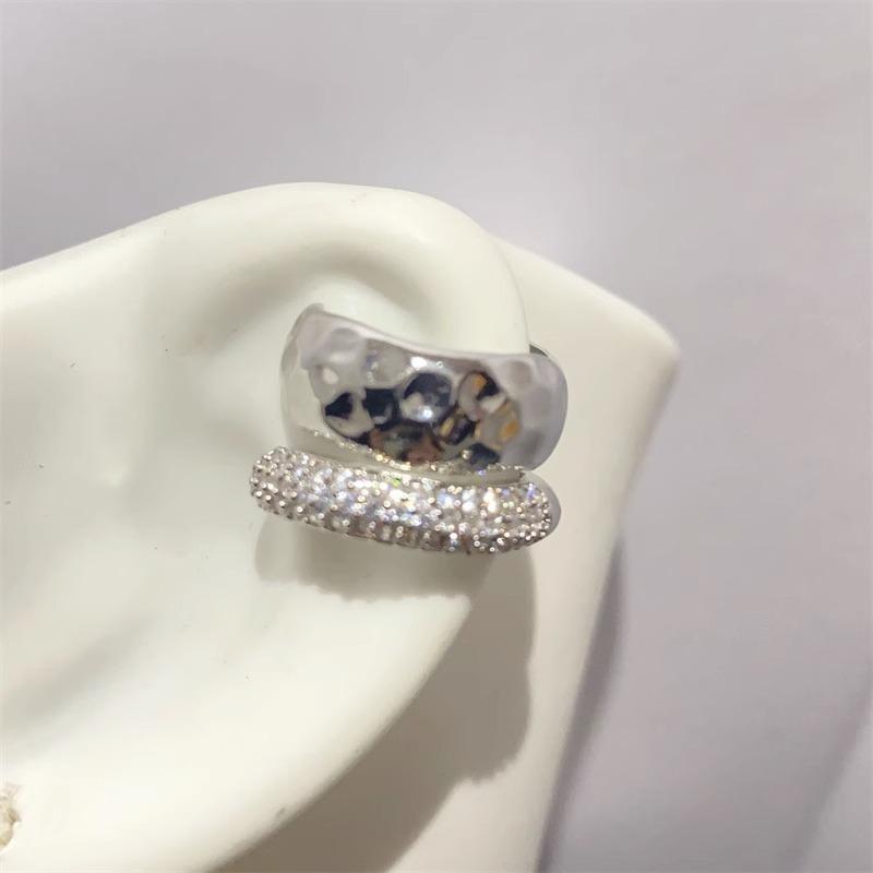 1PCS New Exquisite Sparkling Metal Ear Clip Luxury Rhinestone Round Circle Earring Cuff Women Fashion Earring Party Jewelry Gift