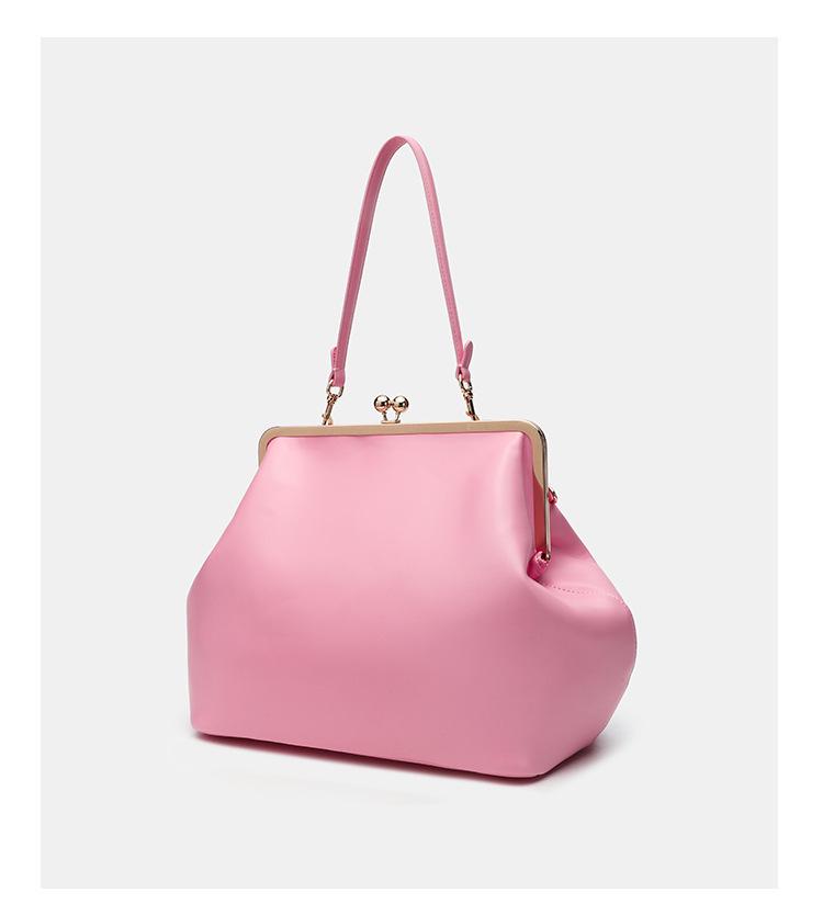 Trendy Large Capacity Women's Clasp Handbag - Versatile and Stylish Single Shoulder Bag