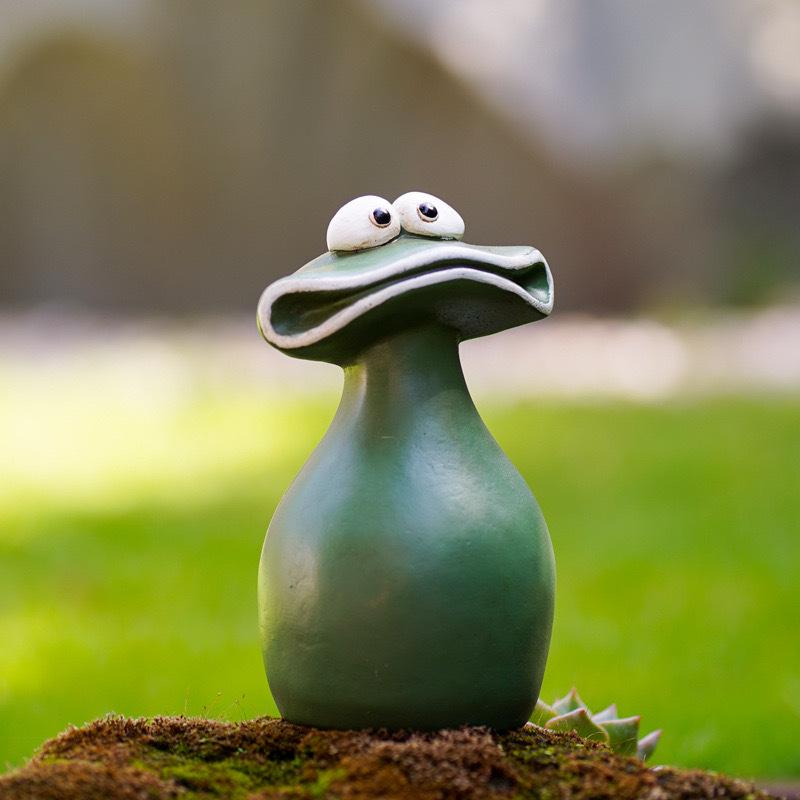 Cross-border Big Mouth Frog Parody Figurine - Cute Resin Home & Garden Decor