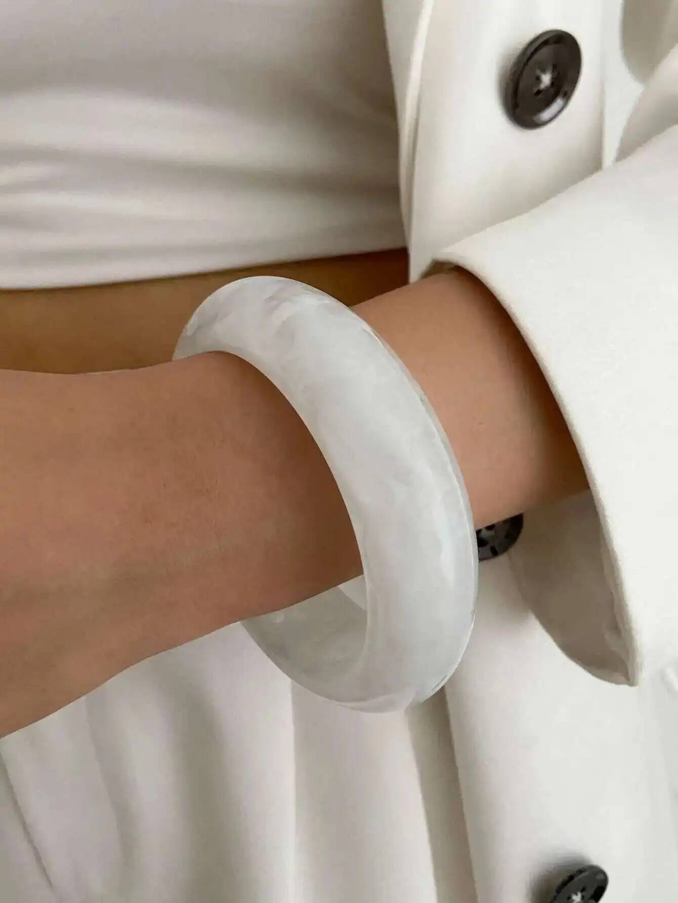 

SHIXIN Trendy Orange White Resin Acrylic Thick Bangle Bracelet Women Boho Colorful Stackable Round Wide Bangle Vacation Jewelry
