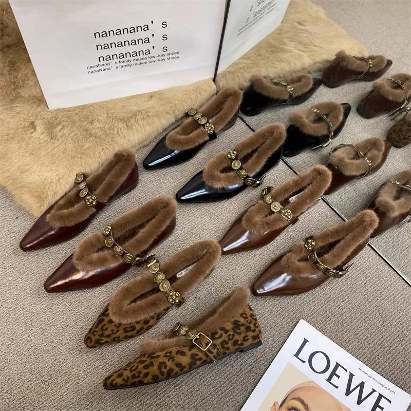 Fashion Women Boots 2025 Winter New Pointed Toe Loafers Retro British Style Warm Boots Women Casual Slip On Women Shoes Botas De Mujer