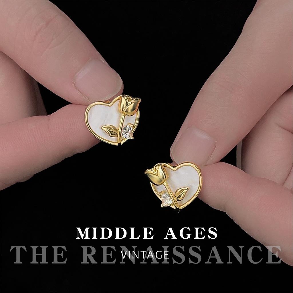 

Light medieval love rose three-dimensional flower zircon stud earrings French retro earrings earrings