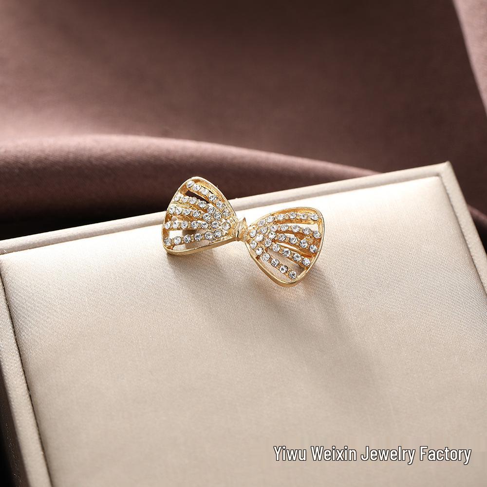 Elegant Multi-Pattern Light Luxury Brooch: High-End, Versatile Anti-Exposure Pin for Shirts