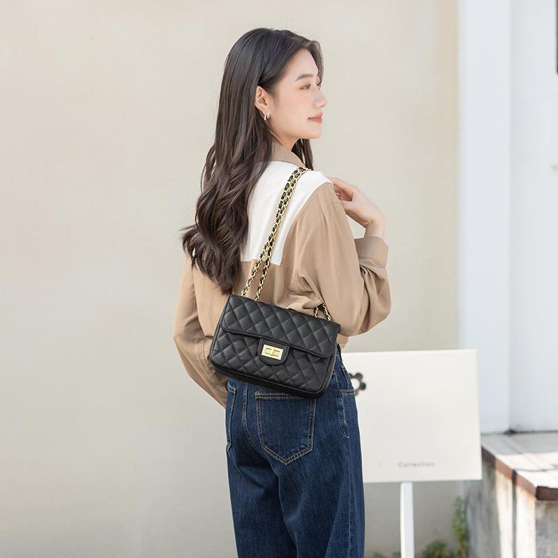New Summer Single Shoulder Chain Bag Small Fragrance Diamond Square Bag European and American Retro Large Capacity Women