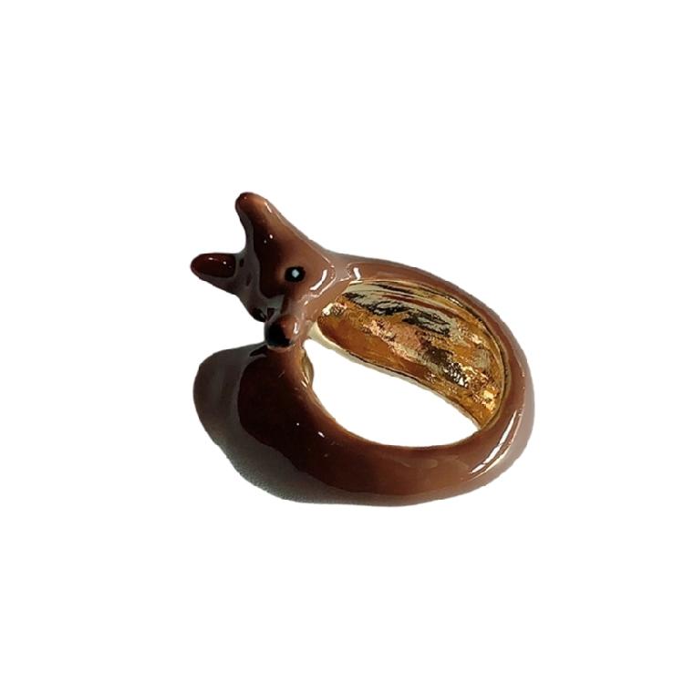 Einzigartiger Emaille-Tropfenring Verspieltes Elefanten-Ferkel-Design Goldfarbener Schmuck Metallische Textur für Modebegeisterte