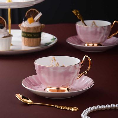 Nordische Stijl Lichte Luxe Keramische Koffiekopjes met Schotel Goudgerande Afternoon Tea Kopjes Set Koppelsmok Huishoudelijk Drinkgerei