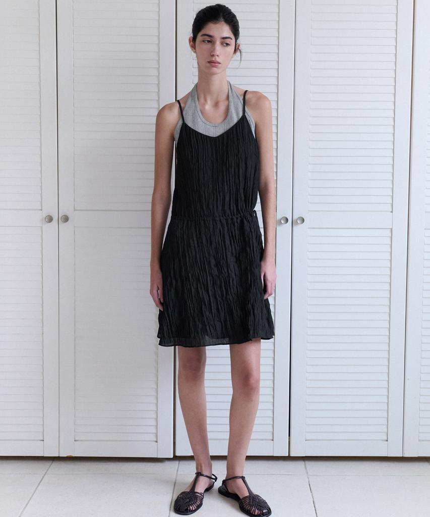 ANDNEEDS Bowen Pleats Dress (Black)