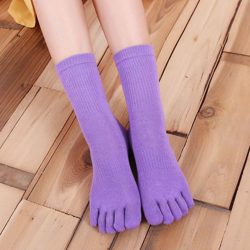 Women's Five-Toe Mid-Calf Split-Toe Socks: Solid Color, Sweat-Wicking, Cute, for Spring, Autumn, Winter