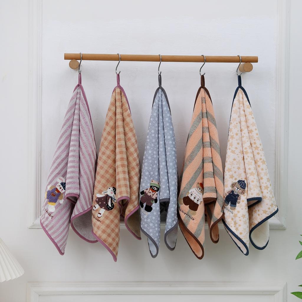 Autumn Winter Thickened Coral Fleece Quick-Dry Towels with Animal Embroidery Polka Dot Soft Bath Towels Set, Thanksgiving Gift Towels, Wash Cloths