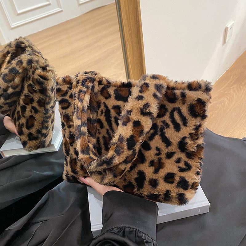 Leopard Print Plush Handbag Soft Fluffy Tote Bag Stylish Shoulder Bags for Women Daily Use Winter Plush Far Totes KTY