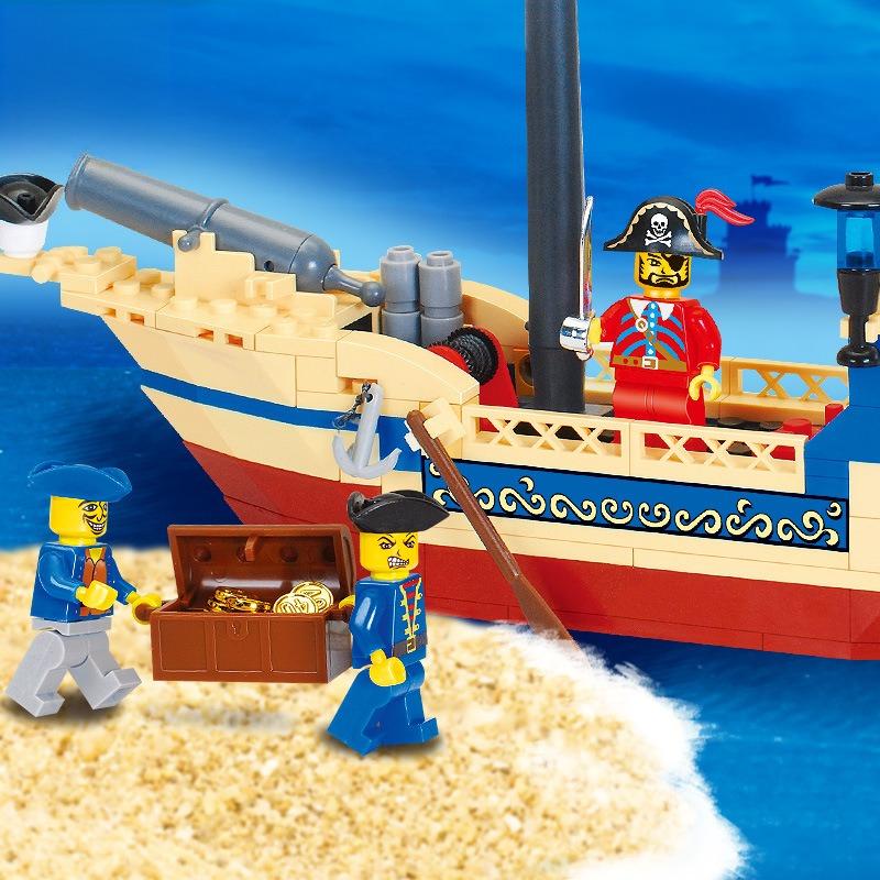 Pirate Ship Building Blocks – Kids Educational Bricks Set Compatible Pirate Vessel Model with Action Figures Toys Model