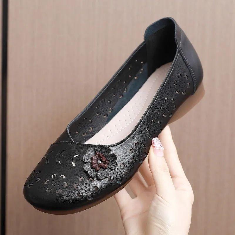 Fashion White Cutout Shallow Flats Woman Designer Floral Hollows Summer Flat Shoes for Women Casual Leather Loafers
