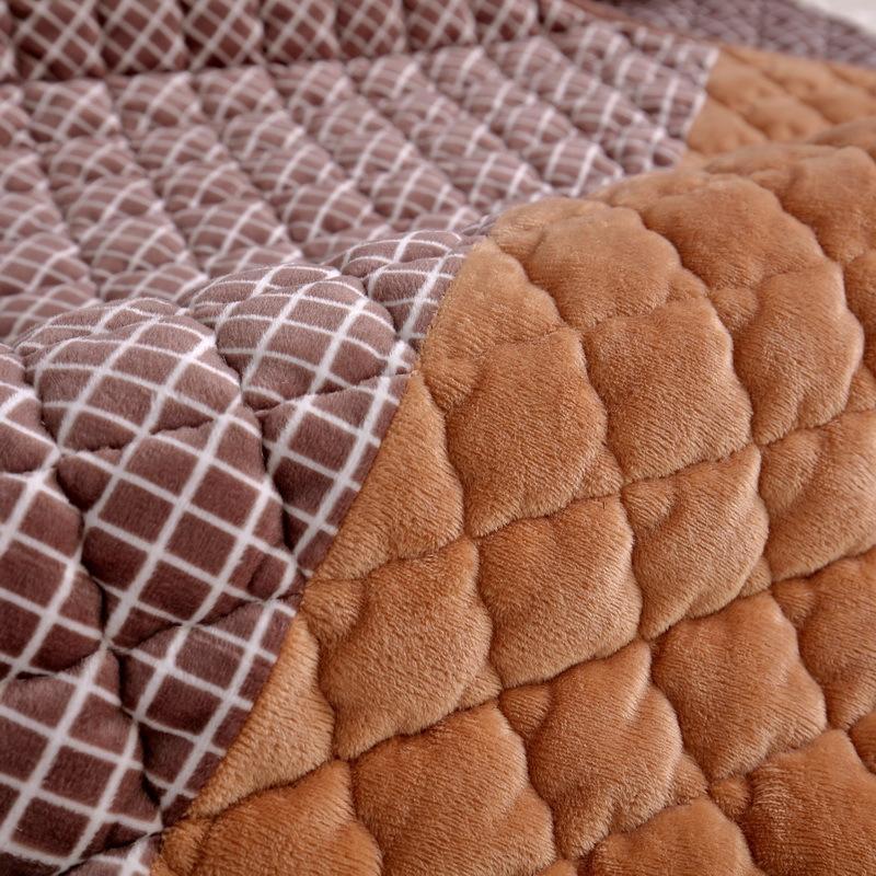 Short Plush Quilted Sofa Towel Super Soft Smooth Hand Feeling Flannel Sofa Cover Bay Window Mat Floor Mat Sectional Sofa Cover